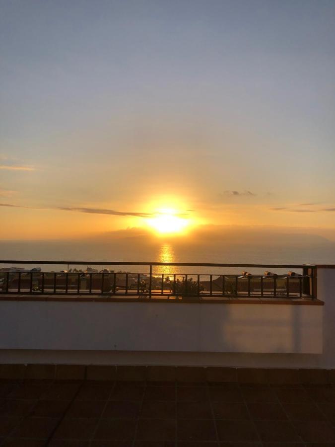 Ferienwohnung Amazing Duplex With Large Terrace And Sea Views Puerto de Santiago  Exterior foto
